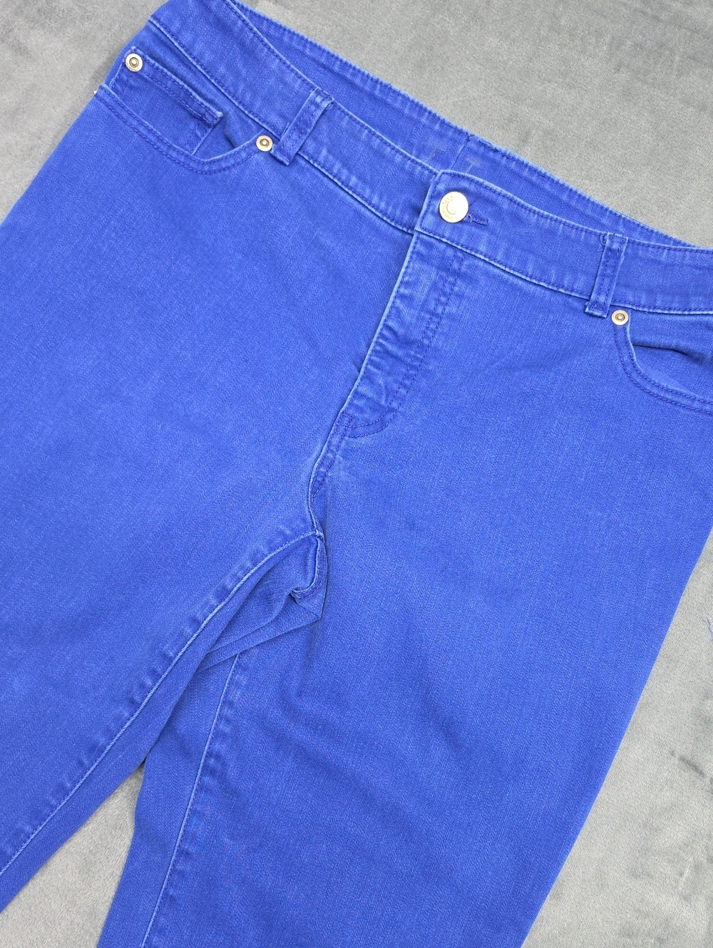 Chico's Electric Blue Mid-Rise Capris